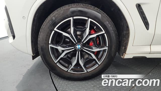 BMW X4 2022 — ფოტო 5/20