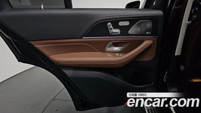 Mercedes-Benz GLE-Class 2025 — Photo 17/41