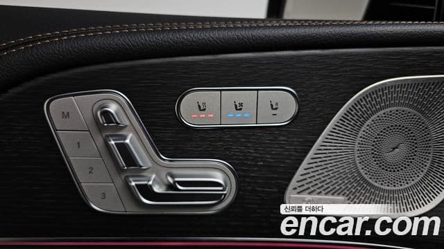 Mercedes-Benz GLE-Class 2025 — Photo 27/41