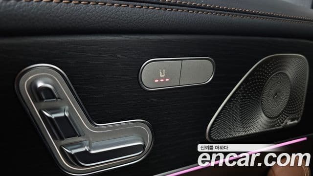 Mercedes-Benz GLE-Class 2025 — Photo 25/41