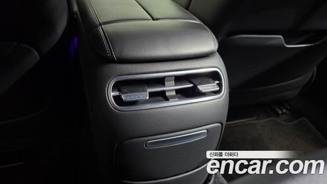 Genesis G90 2023 — Şəkil 35/39
