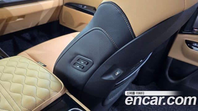 Kia Carnival 2021 — Şəkil 17/20