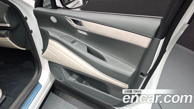 Genesis GV80 2025 — Photo 29/32