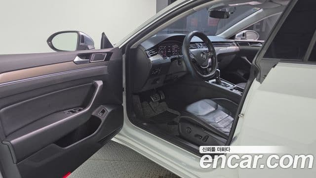 Volkswagen Arteon 2019 — Şəkil 10/20