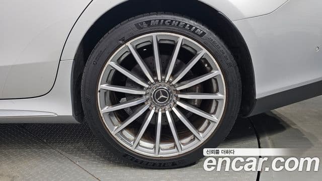 Mercedes-Benz AMG GT 2019 — Şəkil 35/36