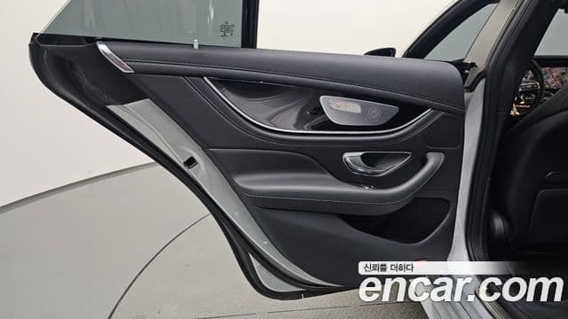 Mercedes-Benz AMG GT 2019 — Şəkil 13/36