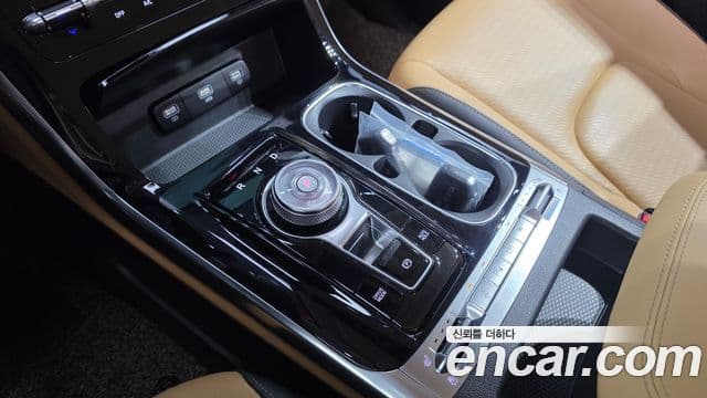 Kia Carnival 2022 — фото 9 из 20