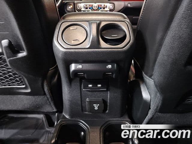Jeep Gladiator 2023 — Photo 14/20