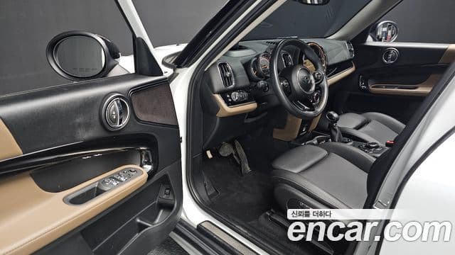 Mini Cooper Countryman 2019 — ფოტო 20/32