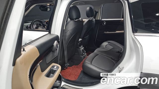 Mini Cooper Countryman 2019 — ფოტო 19/32