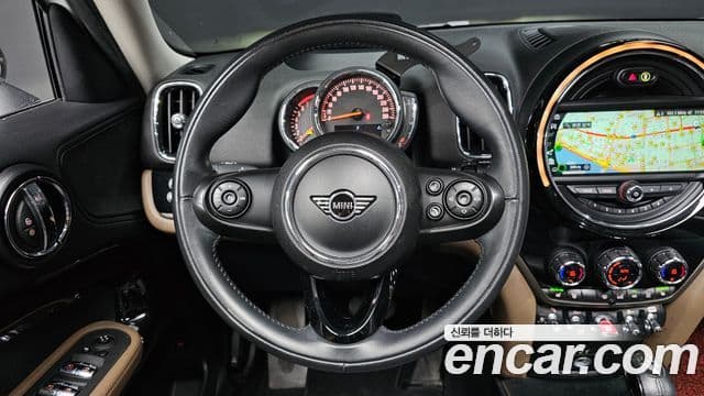 Mini Cooper Countryman 2019 — ფოტო 18/32