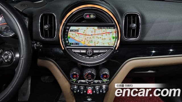 Mini Cooper Countryman 2019 — ფოტო 23/32