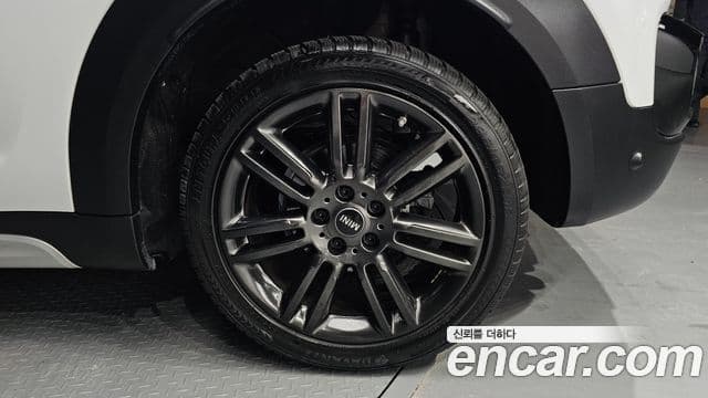 Mini Cooper Countryman 2019 — ფოტო 29/32