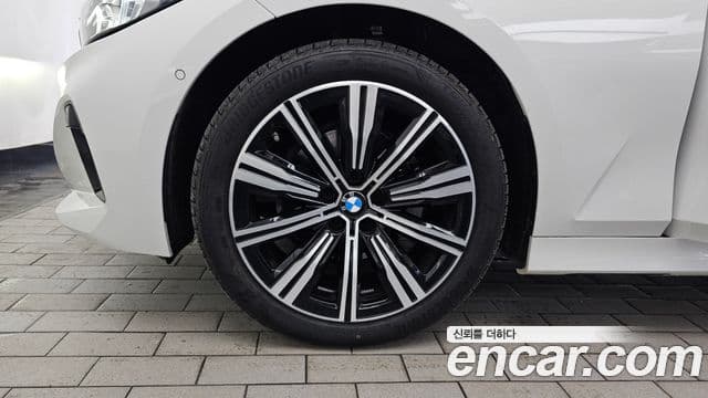 BMW 3 Series 2025 — фото 5 из 20