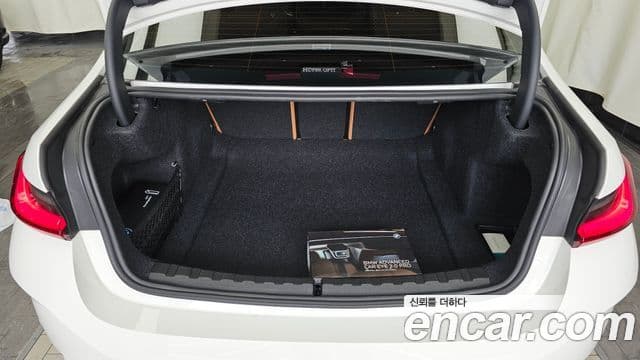 BMW 3 Series 2025 — фото 20 из 20