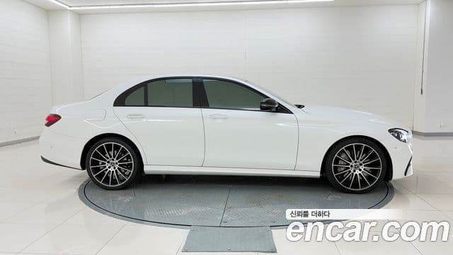 Mercedes-Benz E-Class 2022 — Фото 6/20
