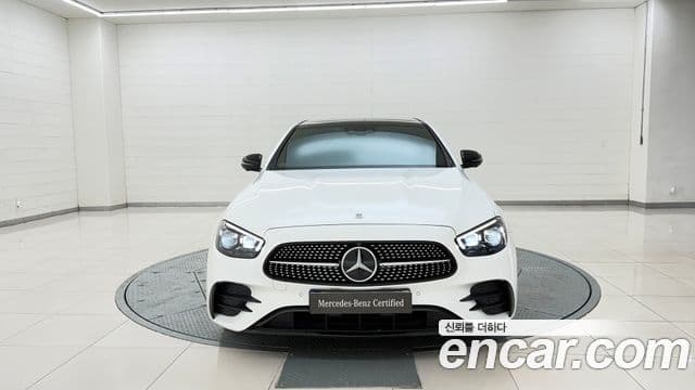 Mercedes-Benz E-Class 2022 — Фото 8/20