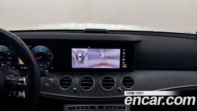 Mercedes-Benz E-Class 2022 — Фото 15/20