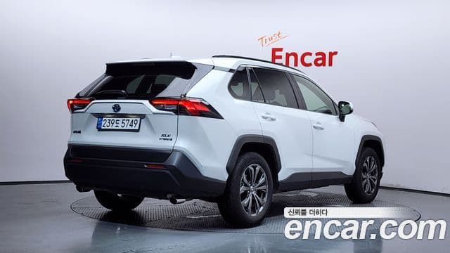 Toyota RAV4 2024 — ფოტო 2/20