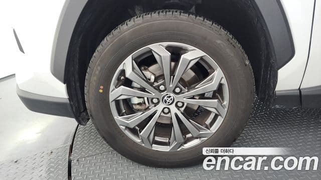Toyota RAV4 2024 — ფოტო 5/20