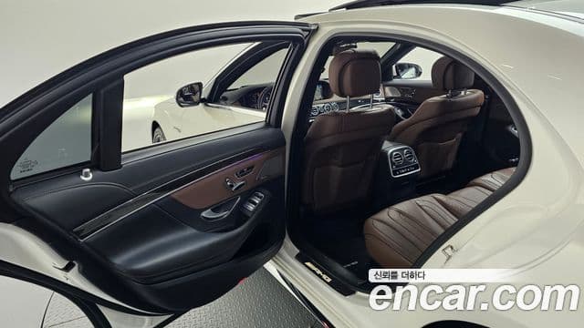 Mercedes-Benz S-Class 2018 — Photo 17/41