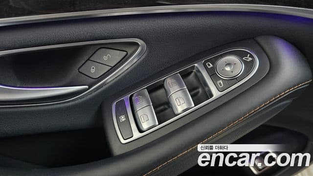 Mercedes-Benz S-Class 2018 — Photo 3/41