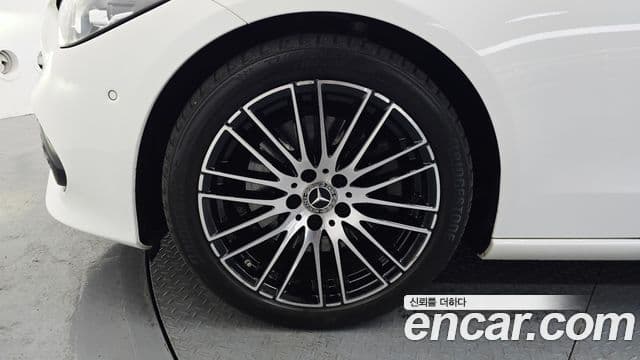 Mercedes-Benz C-Class 2023 — Şəkil 5/20