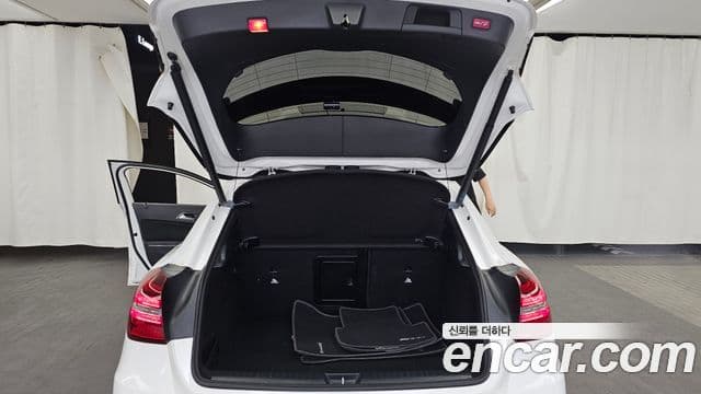Mercedes-Benz GLA-Class 2018 — ფოტო 20/20
