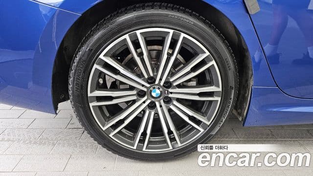 BMW 3 Series 2019 — ფოტო 5/20