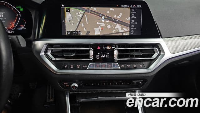 BMW 3 Series 2019 — ფოტო 14/20