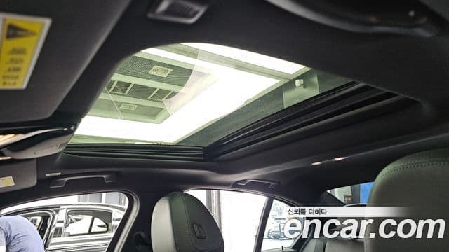 BMW 3 Series 2019 — ფოტო 18/20
