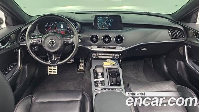 Kia Stinger 2019 — ფოტო 10/20