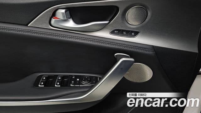 Kia Stinger 2019 — ფოტო 17/20
