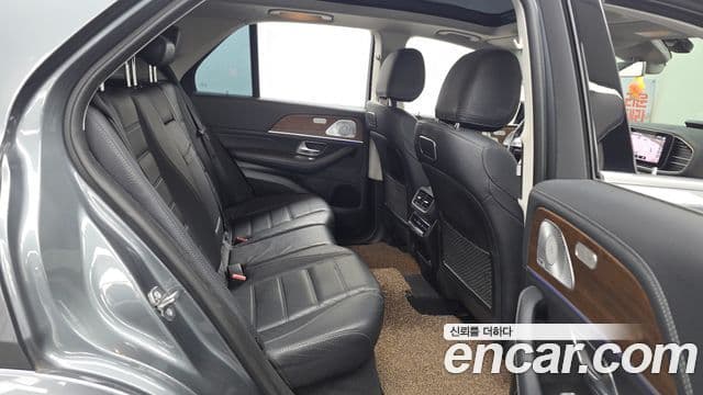 Mercedes-Benz GLE-Class 2020 — фото 12 из 20