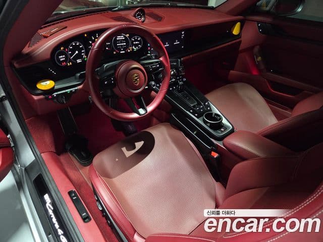 Porsche 911 2023 — Şəkil 8/12