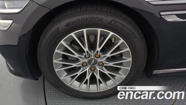Genesis G80 2023 — Photo 6/20