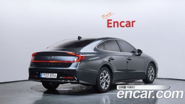 Hyundai Sonata 2021 — Фото 1/20