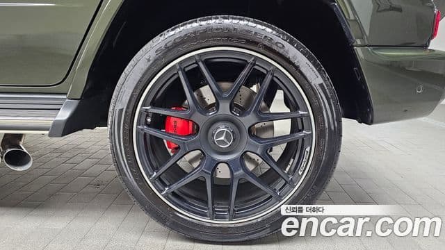 Mercedes-Benz G-Class 2023 — Photo 21/30