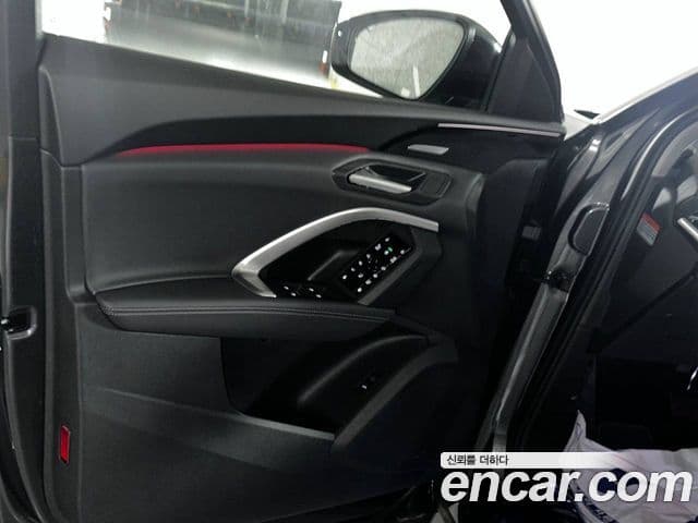 Audi Q5 2025 — ფოტო 8/12