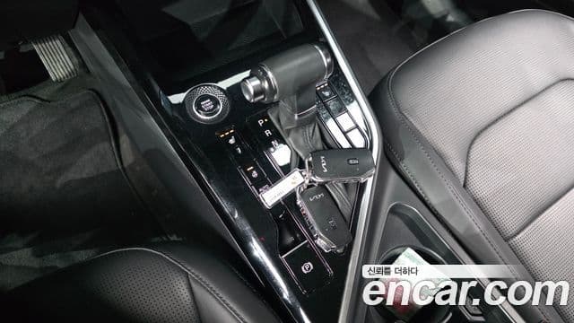 Kia Niro 2022 — Şəkil 9/20