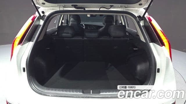 Kia Niro 2022 — Şəkil 17/20