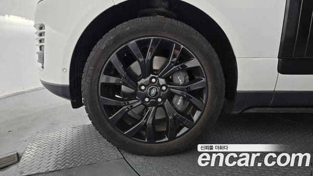 Land Rover Range Rover 2022 — ფოტო 4/20