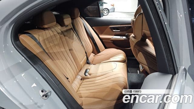 Mercedes-Benz E-Class 2024 — Фото 11/20