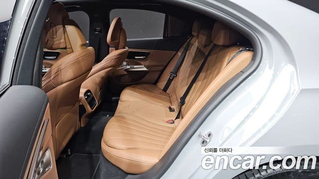 Mercedes-Benz E-Class 2024 — Фото 12/20