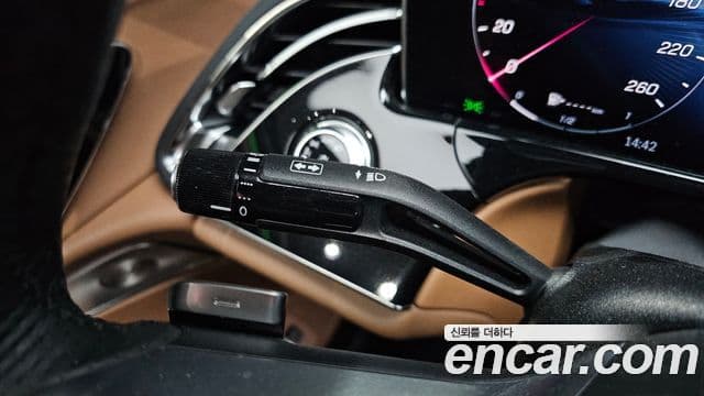 Mercedes-Benz E-Class 2024 — Photo 36/36