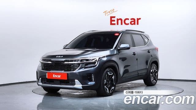 Kia Seltos 2023 — ფოტო 1/20