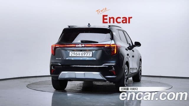 Kia Seltos 2023 — ფოტო 4/20