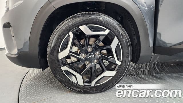 Kia Seltos 2023 — ფოტო 5/20