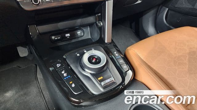 Kia Seltos 2023 — ფოტო 9/20