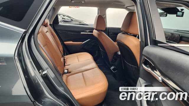 Kia Seltos 2023 — ფოტო 11/20